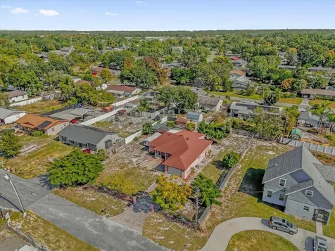 910 W Rich Drive Mount Dora FL 32757
