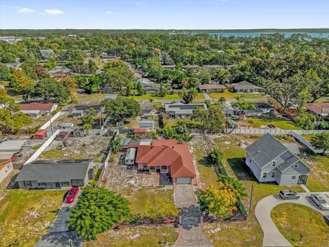910 W Rich Drive Mount Dora FL 32757