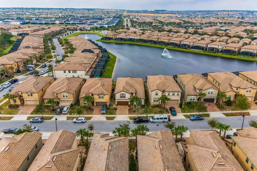 1864 Nice Court Kissimmee FL 34747