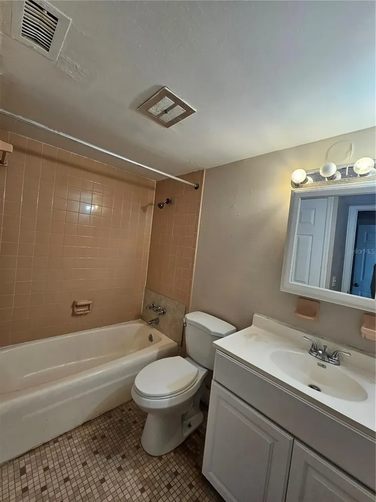 7602 Powhatan Avenue W Tampa FL 33615