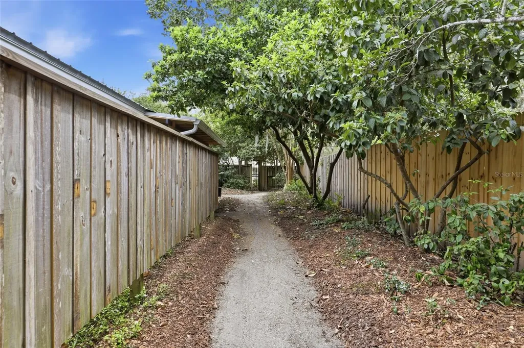 1716 NW 12th Road Gainesville FL 32605