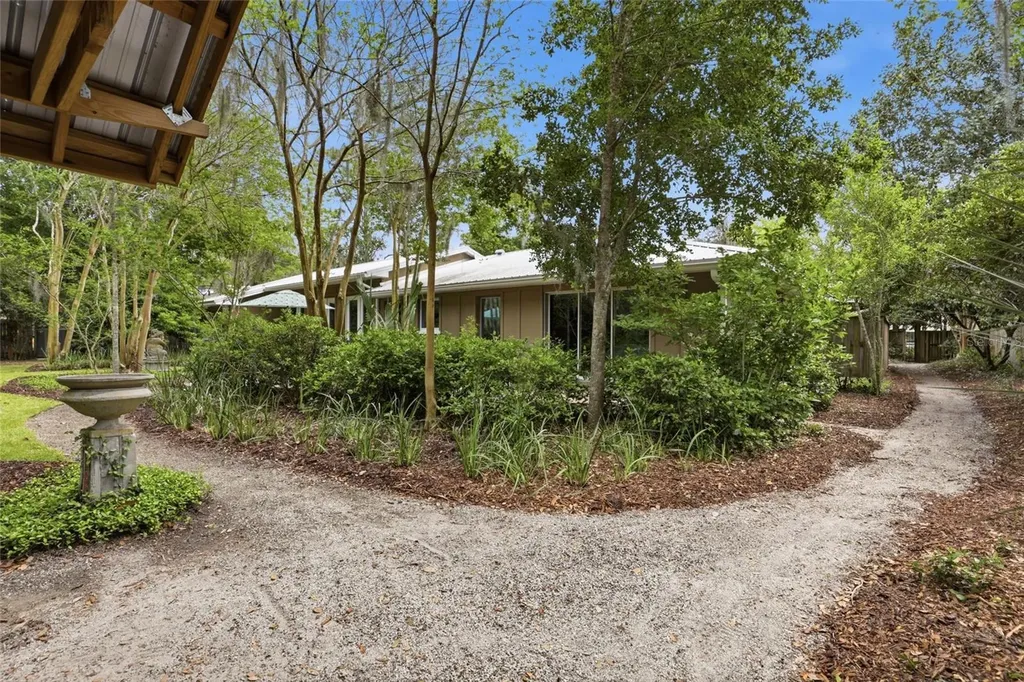 1716 NW 12th Road Gainesville FL 32605