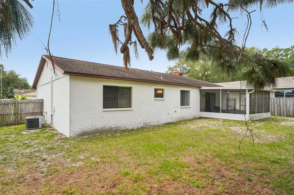 105 Lotus Circle Safety Harbor FL 34695