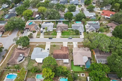 105 Lotus Circle Safety Harbor FL 34695