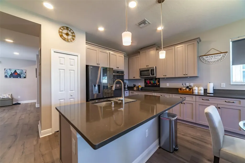 5820 Timberdale Avenue Wesley Chapel FL 33545