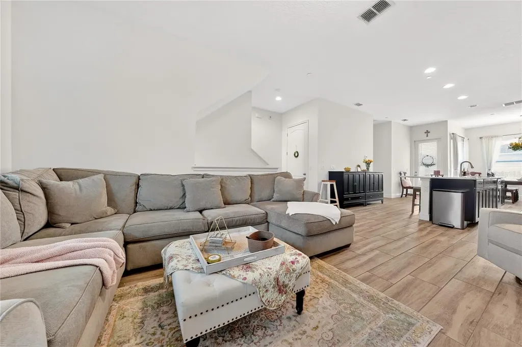 8412 Karrer Terrace Orlando FL 32827