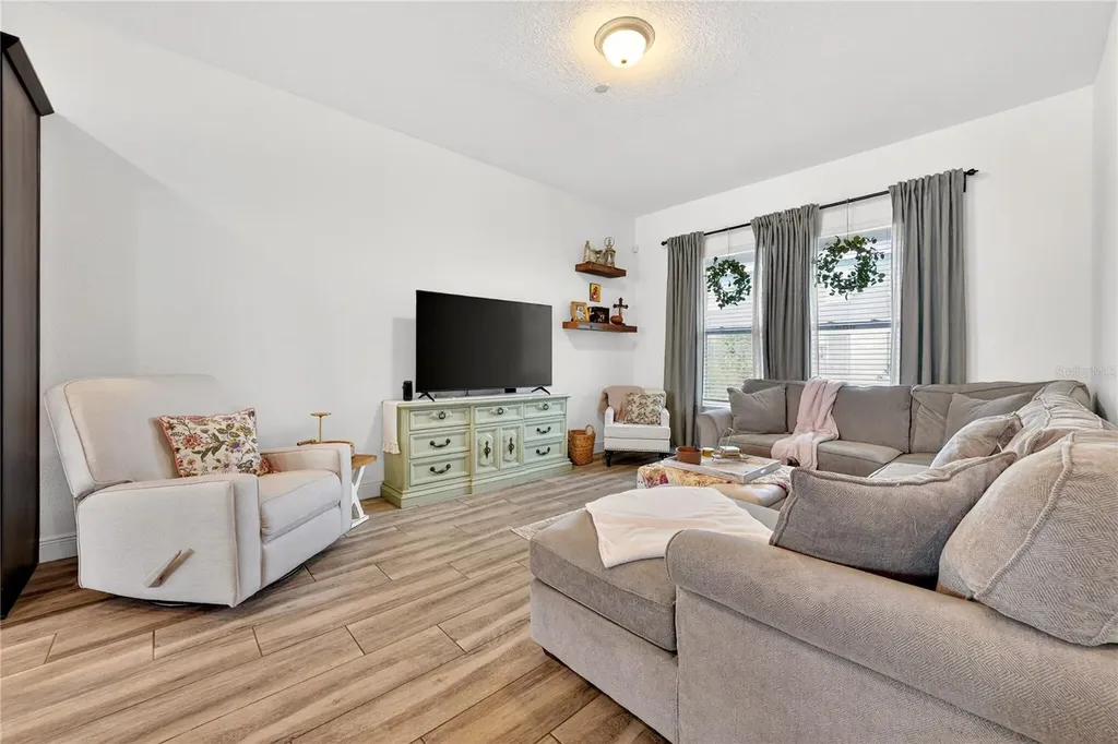 8412 Karrer Terrace Orlando FL 32827
