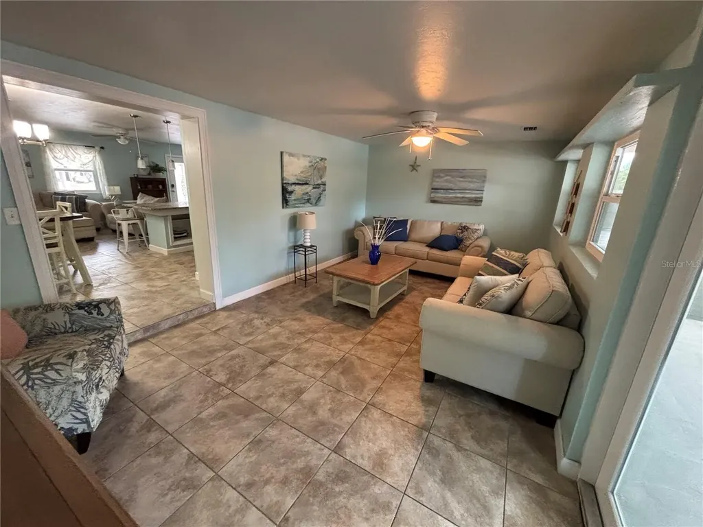 1008 Estremadura Drive Bradenton FL 34209