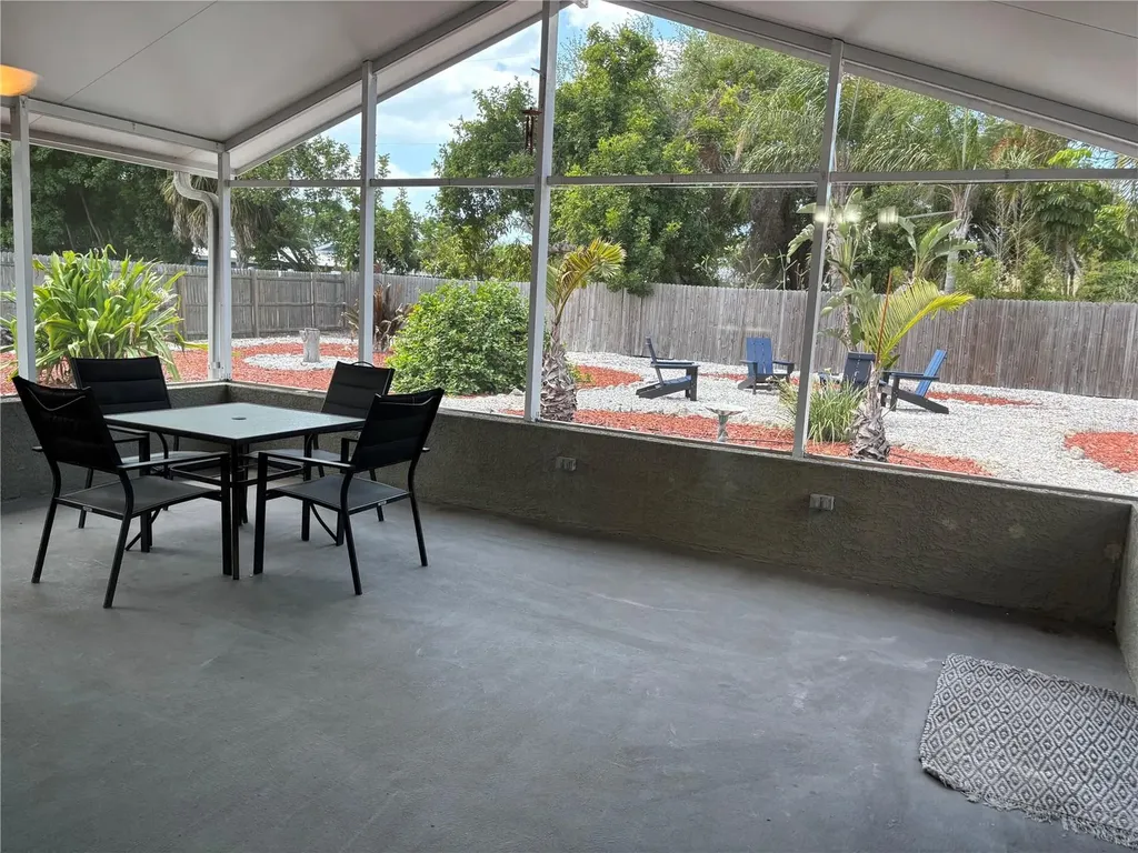 1008 Estremadura Drive Bradenton FL 34209