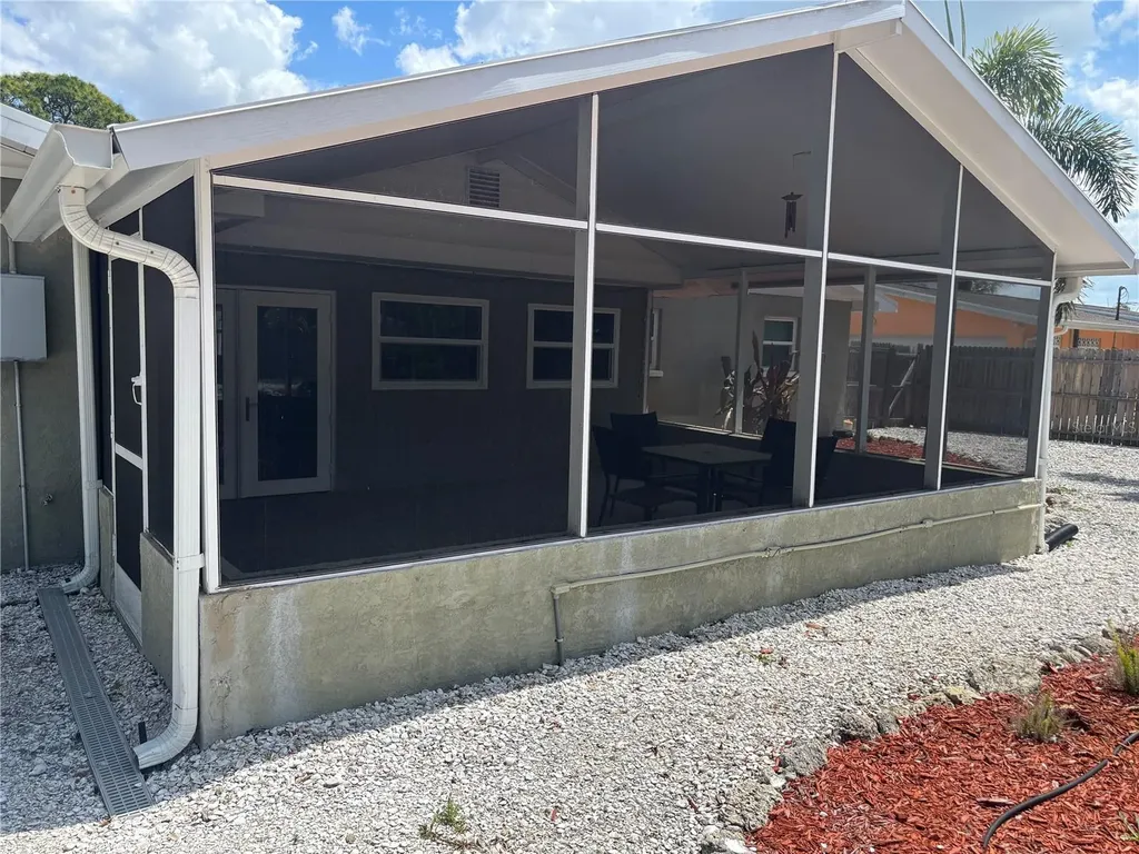1008 Estremadura Drive Bradenton FL 34209