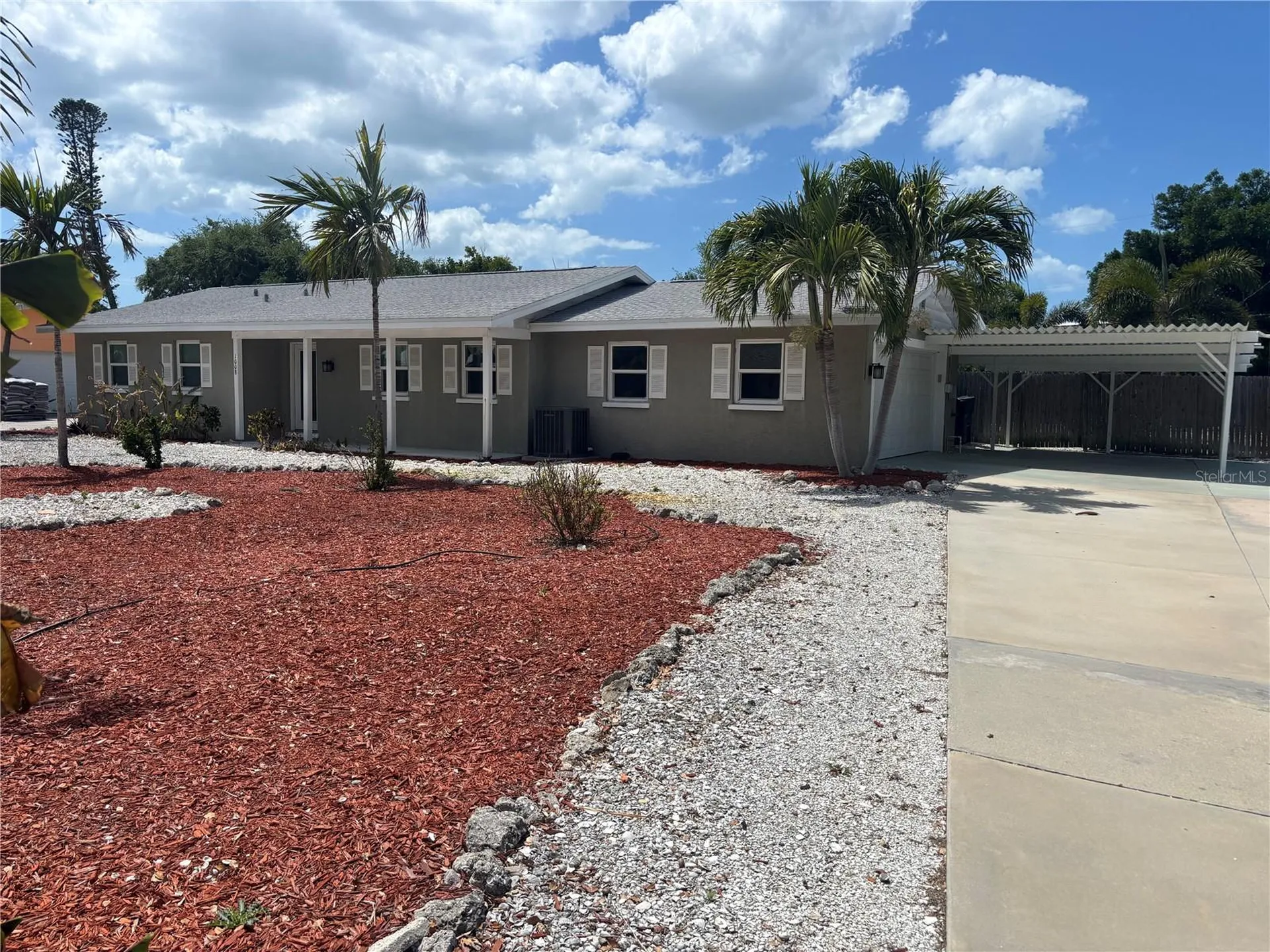 1008 Estremadura Drive Bradenton FL 34209