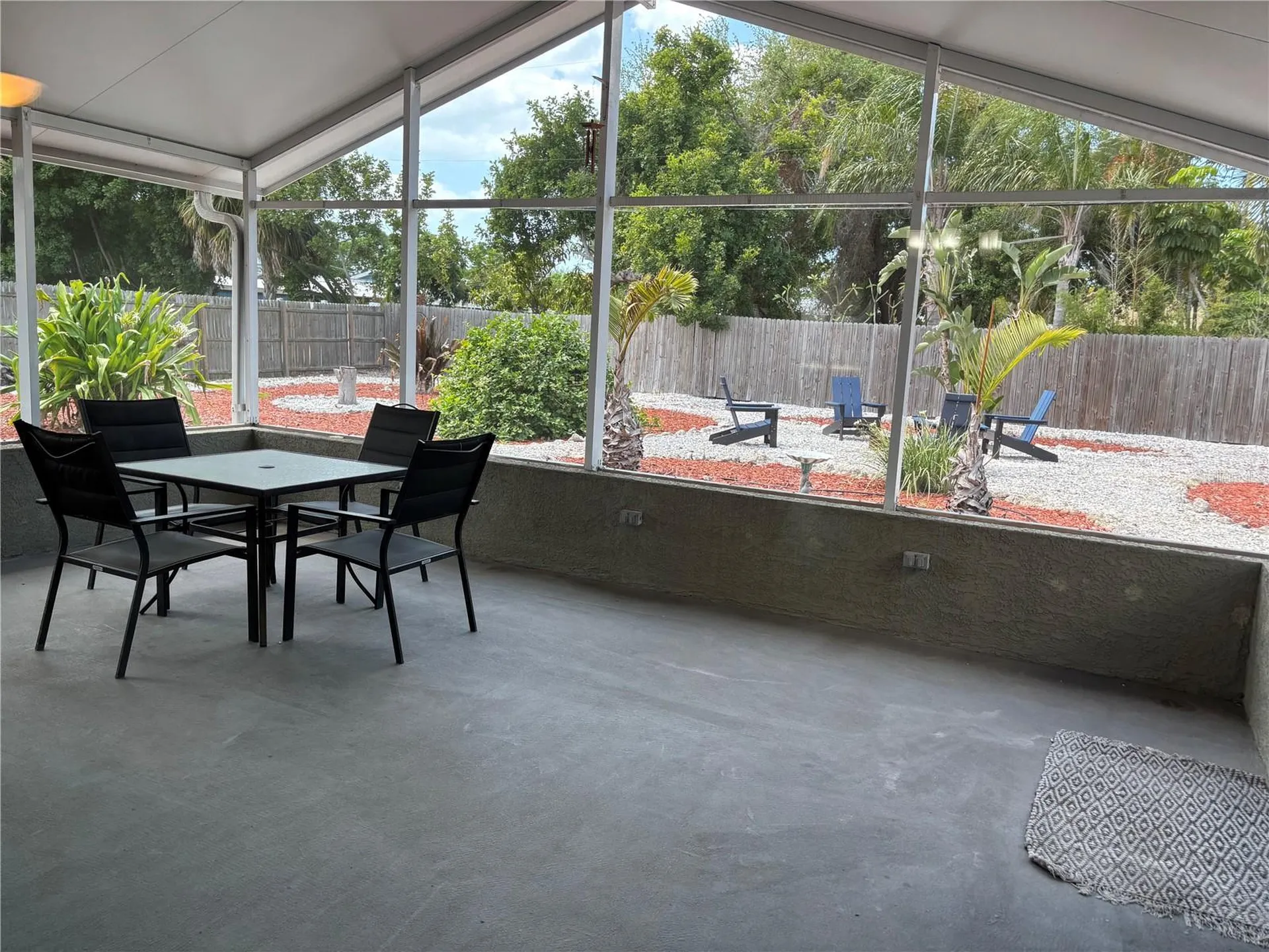 1008 Estremadura Drive Bradenton FL 34209