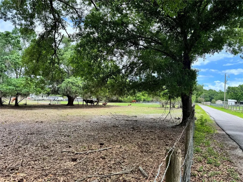 1804 Zipperer Road Bradenton FL 34212