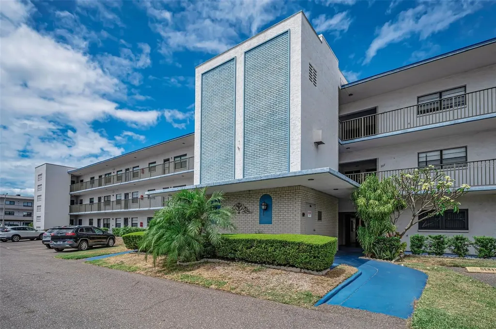 5969 Terrace Park Drive N St Petersburg FL 33709