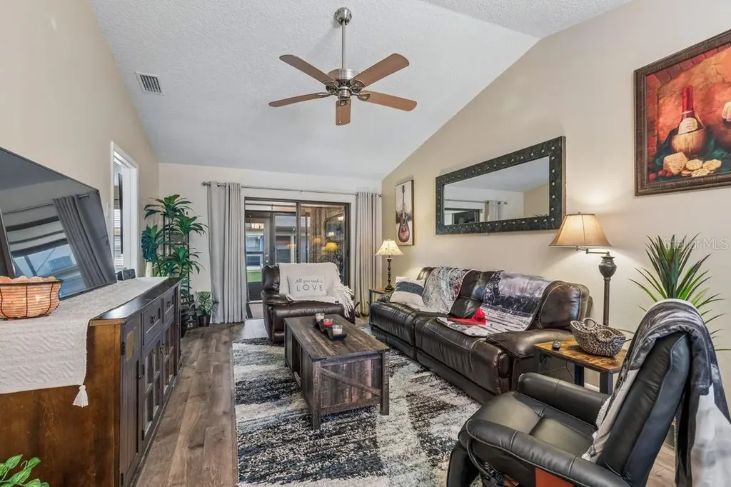 4753 Sunny Loop Holiday FL 34690