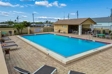 4753 Sunny Loop Holiday FL 34690