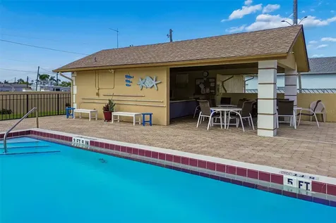 4753 Sunny Loop Holiday FL 34690