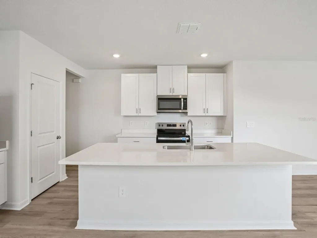 1439 Brekey Way Zephyrhills FL 33541
