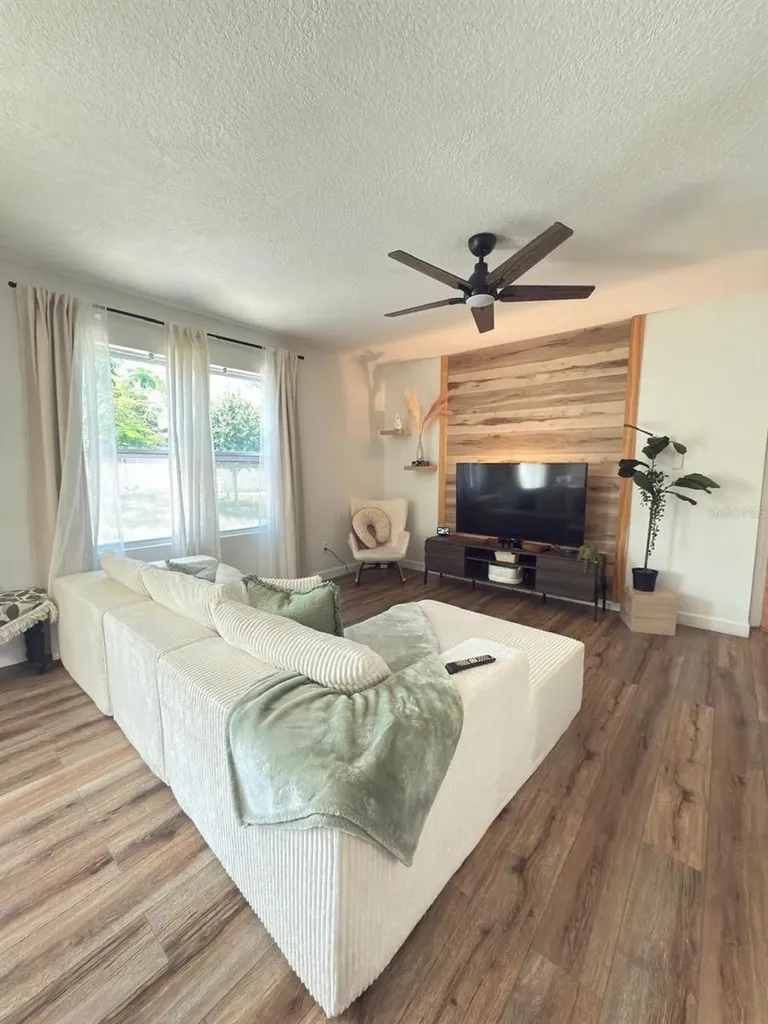 9016 Pyrus Street Kissimmee FL 34747