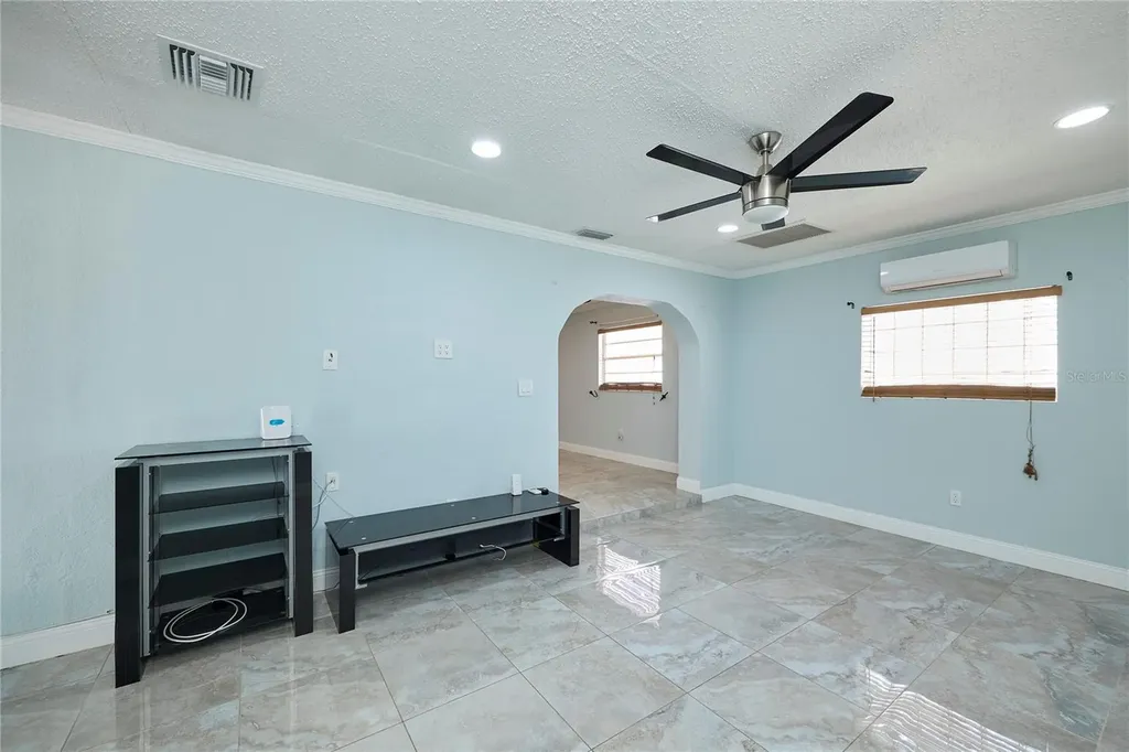 6804 N Hubert Avenue Tampa FL 33614