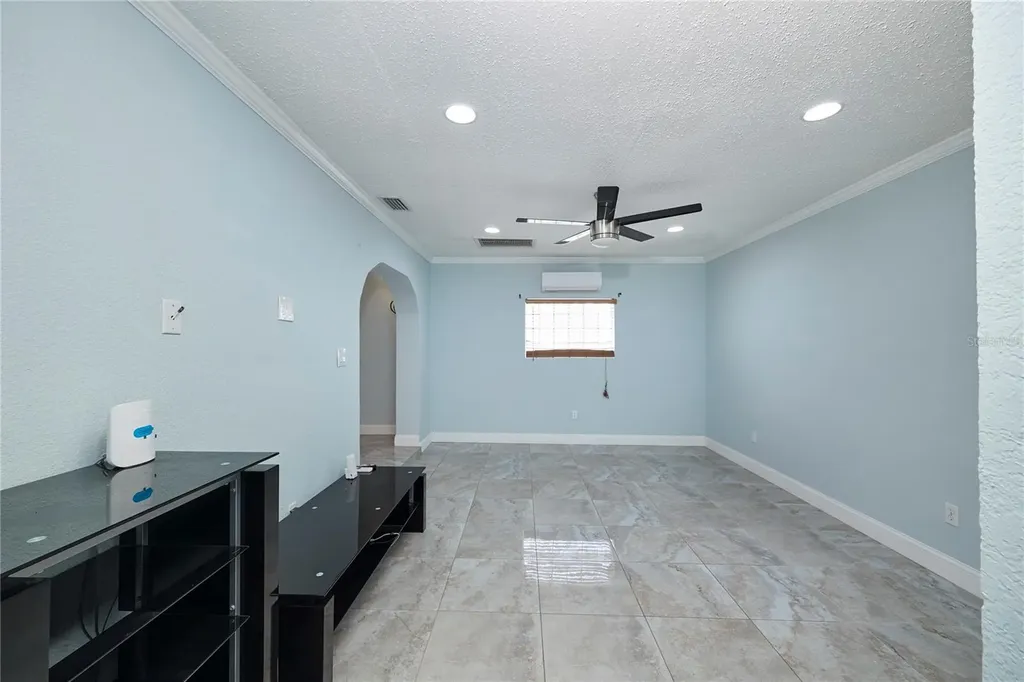 6804 N Hubert Avenue Tampa FL 33614
