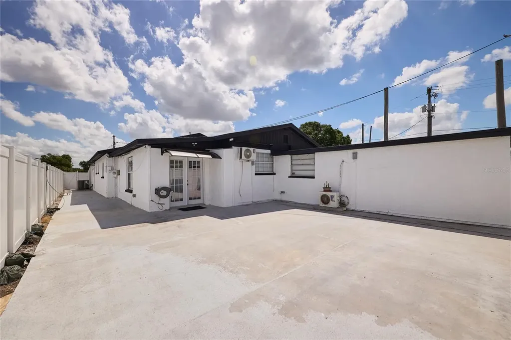6804 N Hubert Avenue Tampa FL 33614