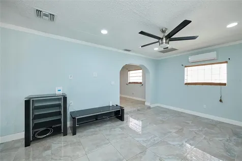 6804 N Hubert Avenue Tampa FL 33614