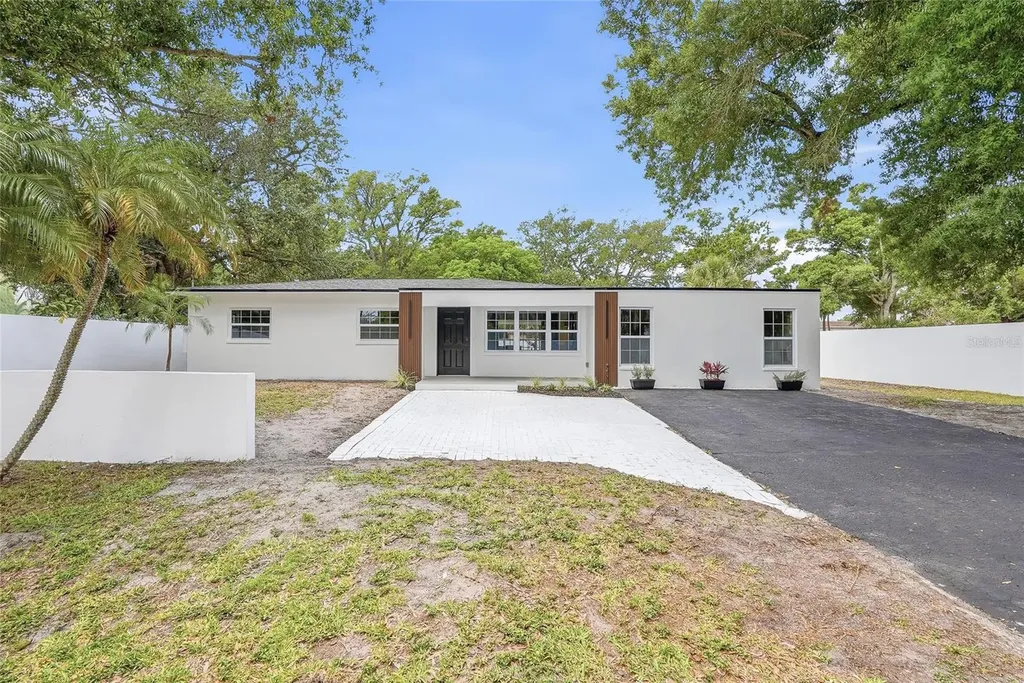4909 S Zion Street Tampa FL 33611