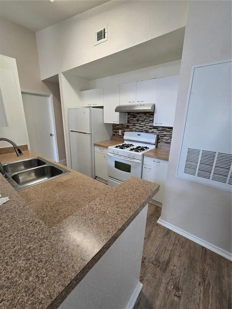 1604 Columbia Arms Circle Kissimmee FL 34741