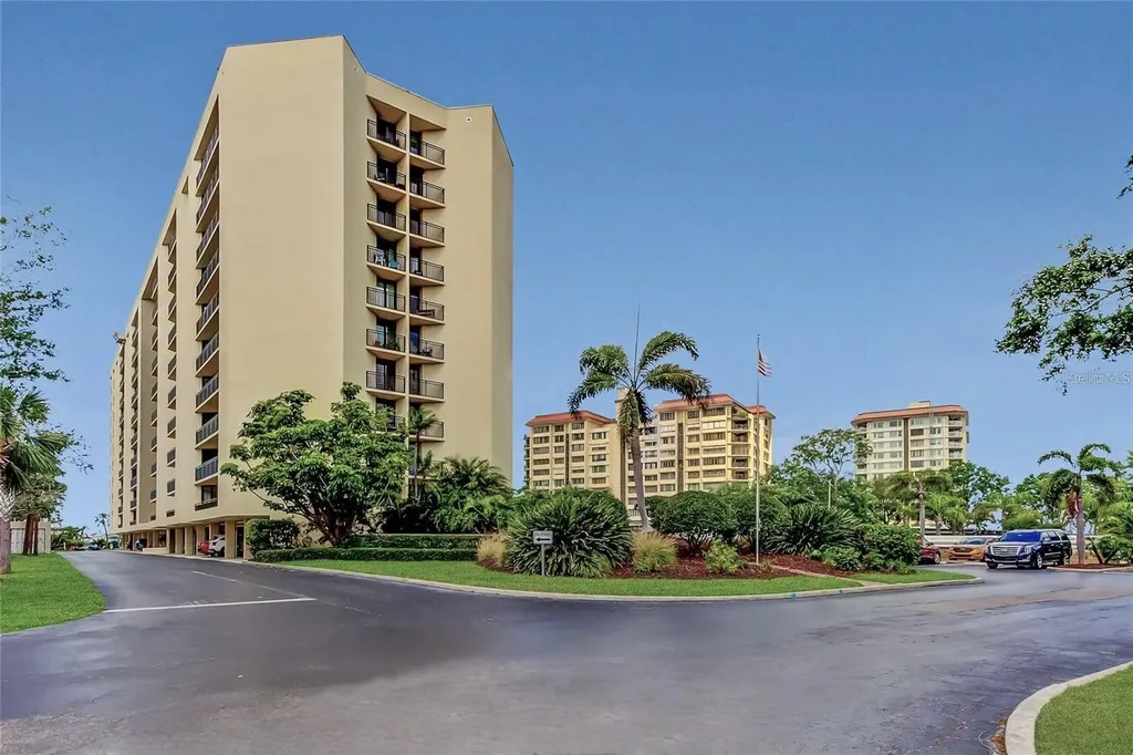 690 Island Way Clearwater Beach FL 33767