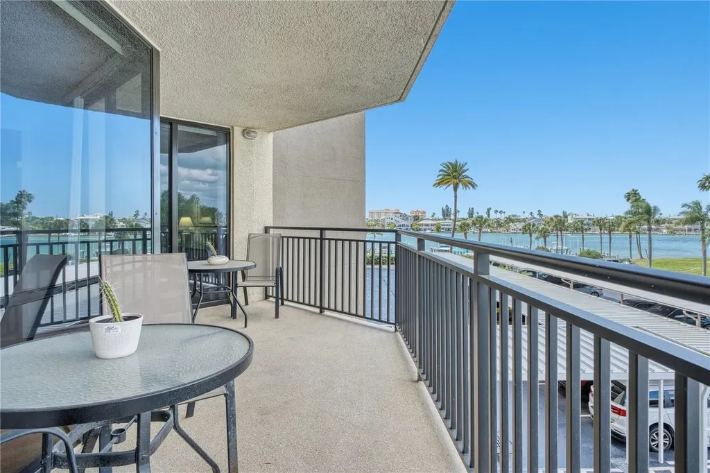 690 Island Way Clearwater Beach FL 33767