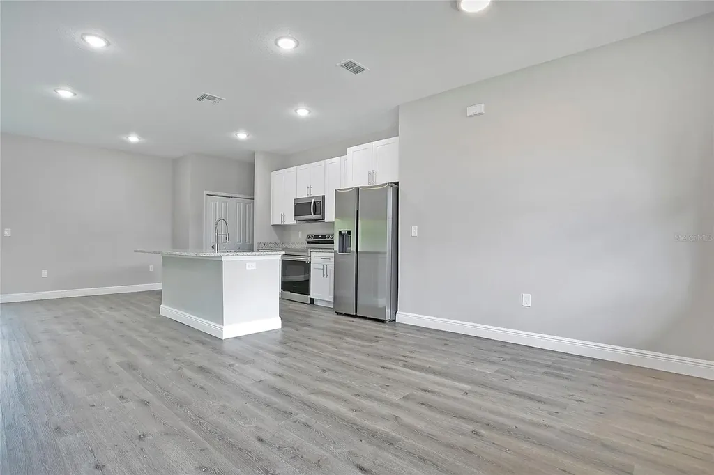 789 N Midland Drive Deltona FL 32725