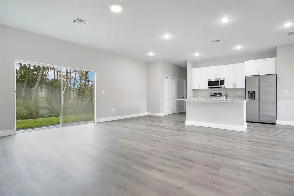789 N Midland Drive Deltona FL 32725