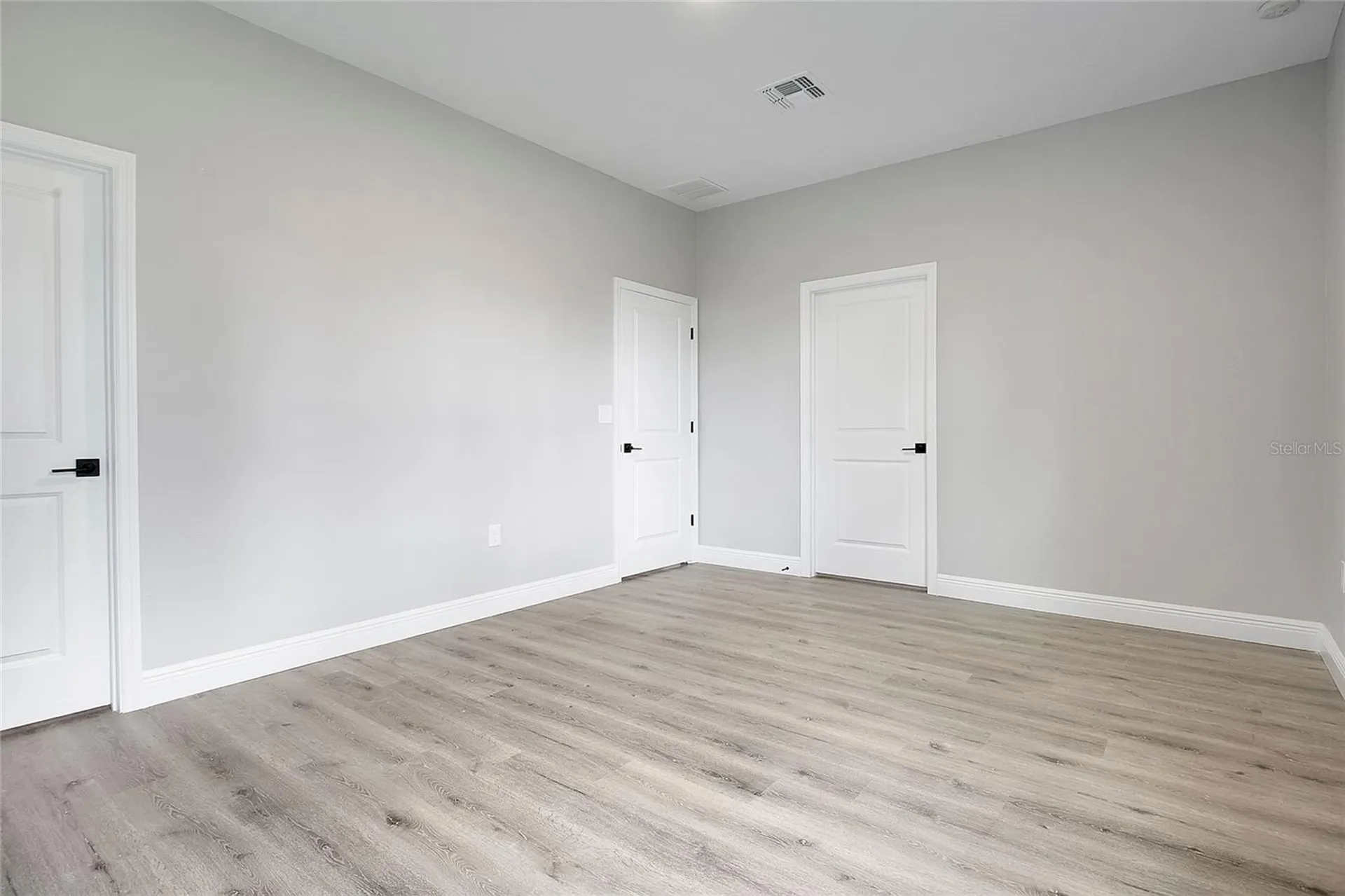 789 N Midland Drive Deltona FL 32725