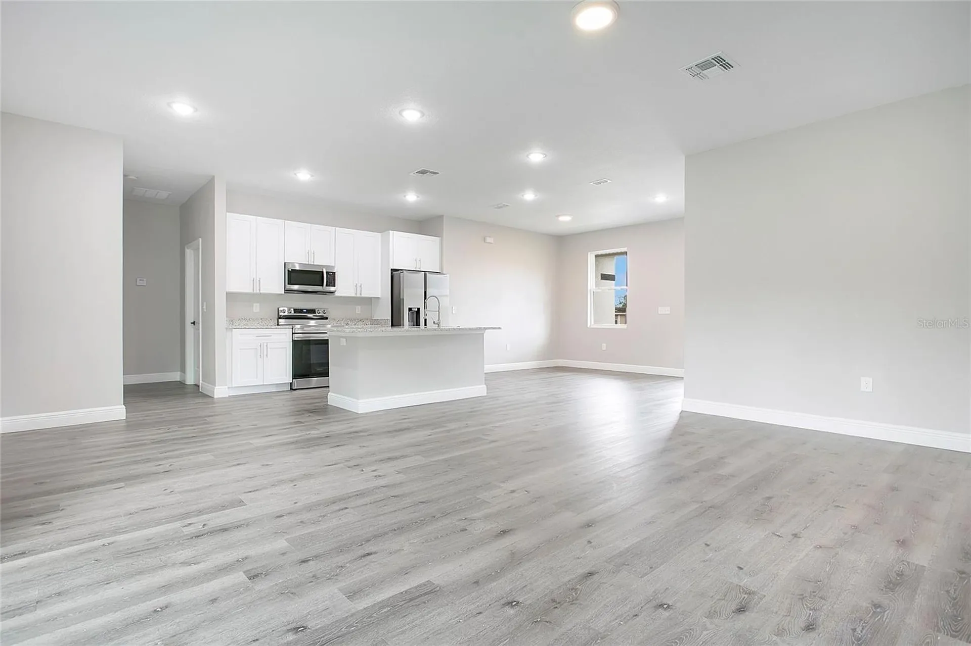 789 N Midland Drive Deltona FL 32725