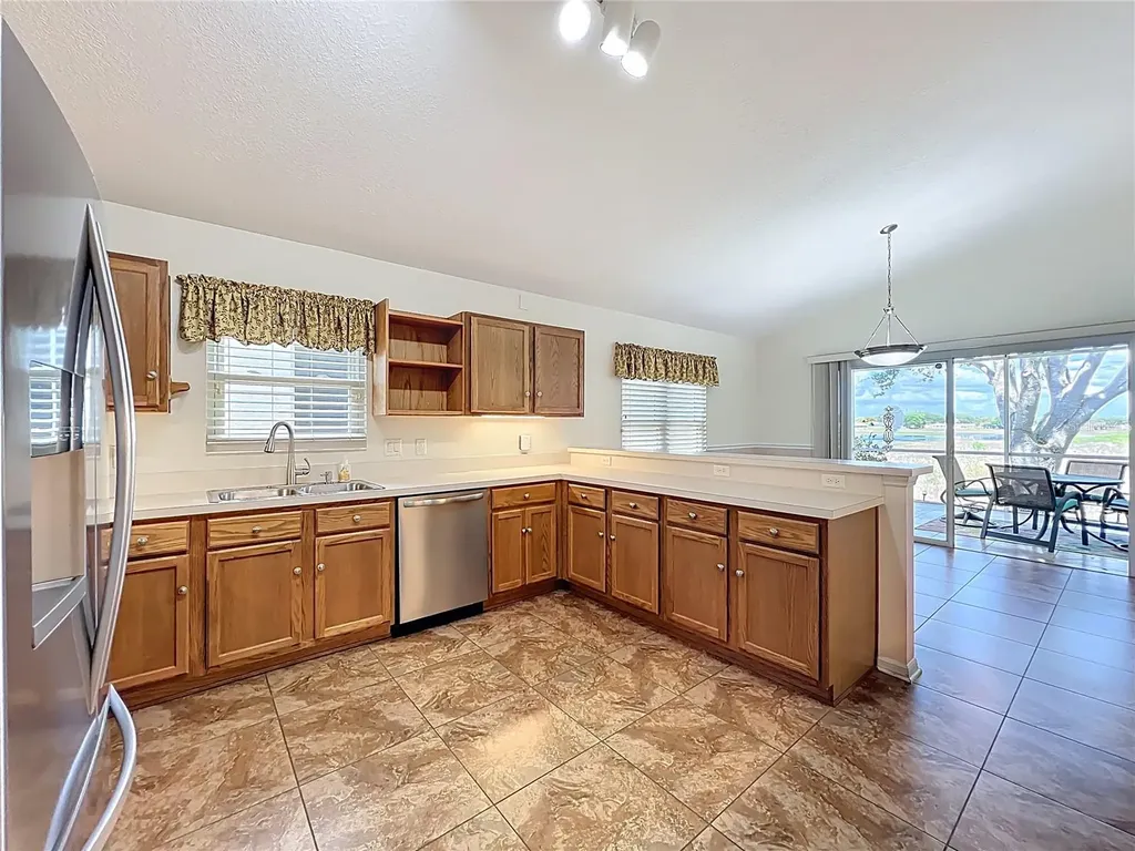 4822 Sawgrass Lake Circle Leesburg FL 34748