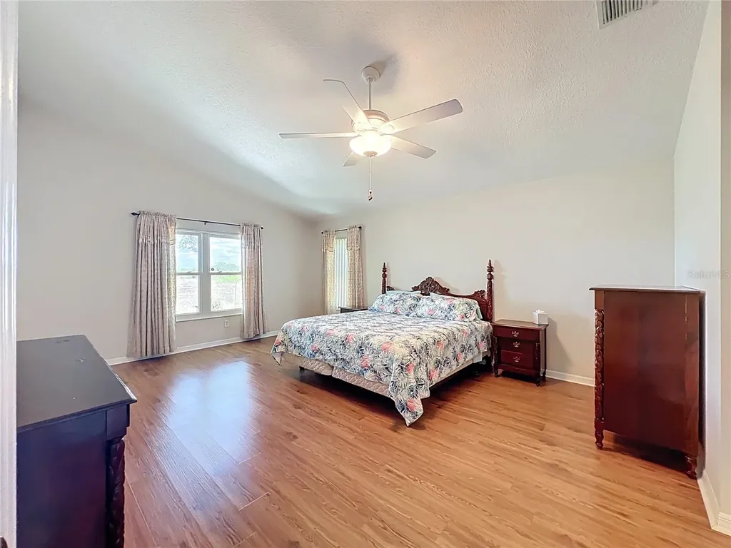4822 Sawgrass Lake Circle Leesburg FL 34748