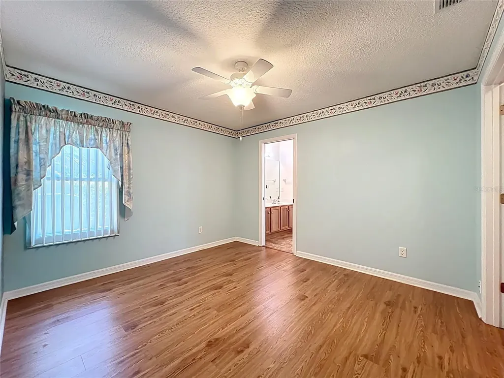 4822 Sawgrass Lake Circle Leesburg FL 34748