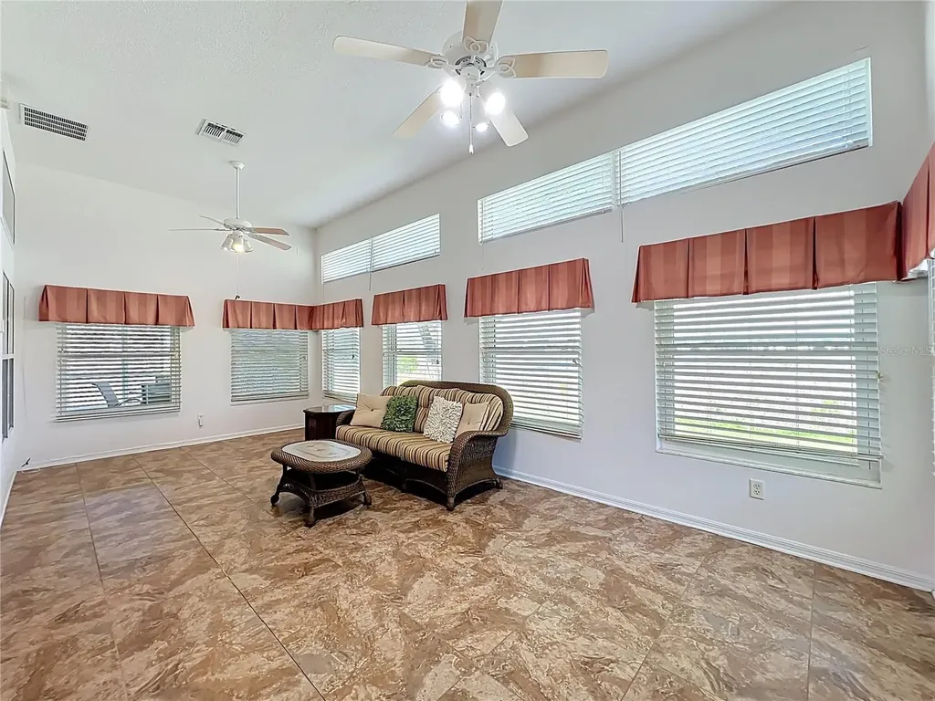 4822 Sawgrass Lake Circle Leesburg FL 34748