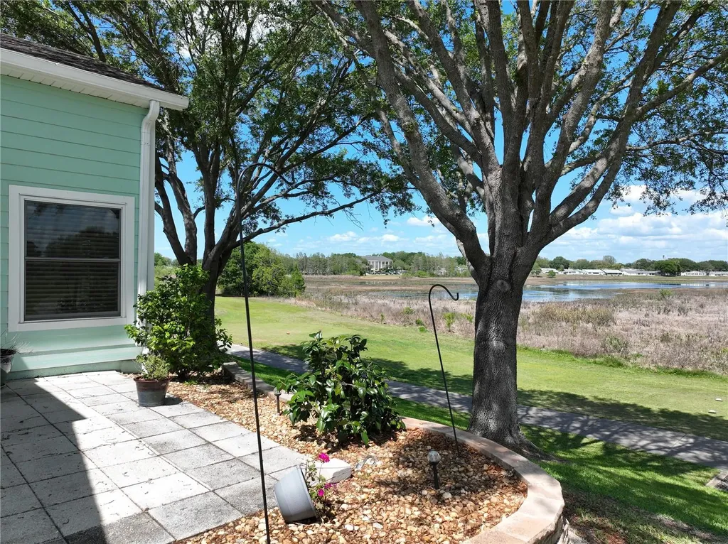 4822 Sawgrass Lake Circle Leesburg FL 34748