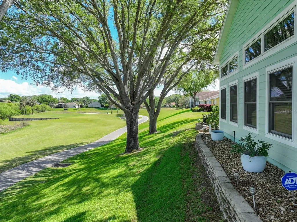 4822 Sawgrass Lake Circle Leesburg FL 34748
