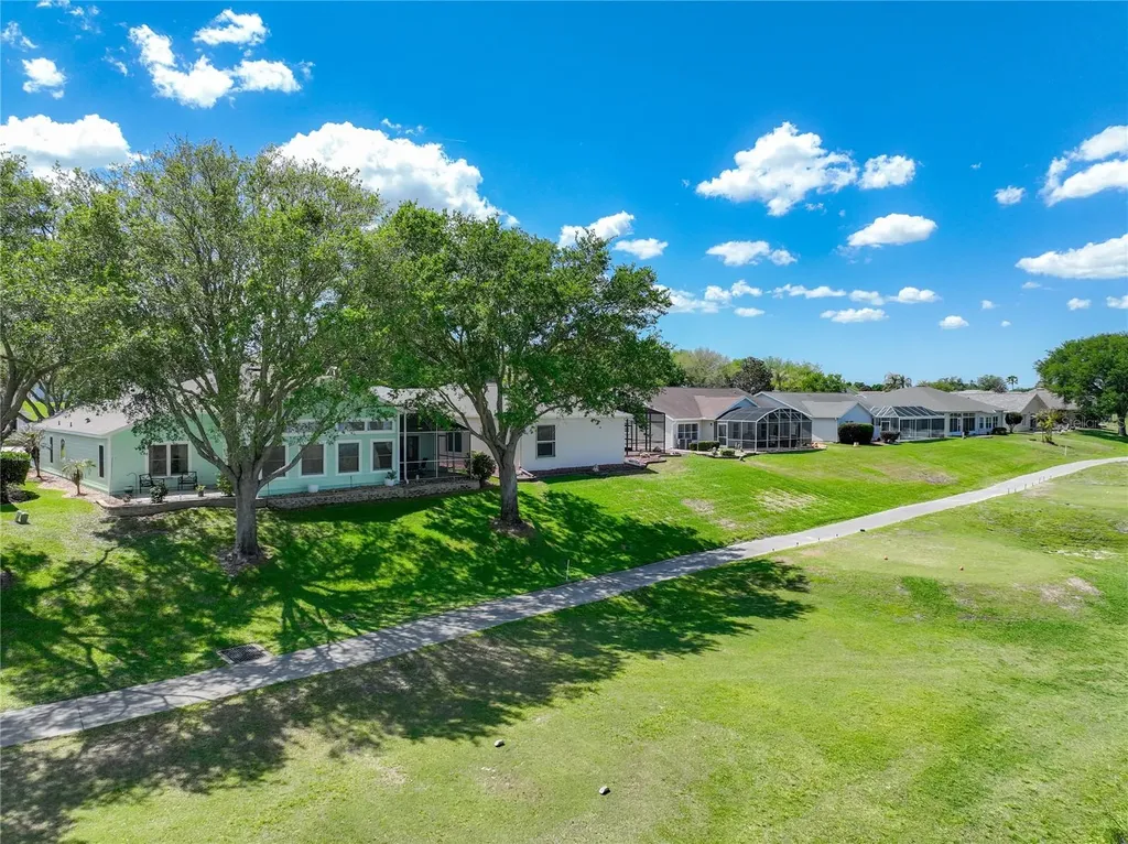 4822 Sawgrass Lake Circle Leesburg FL 34748