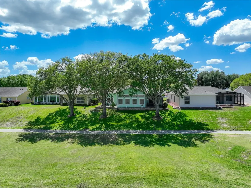 4822 Sawgrass Lake Circle Leesburg FL 34748