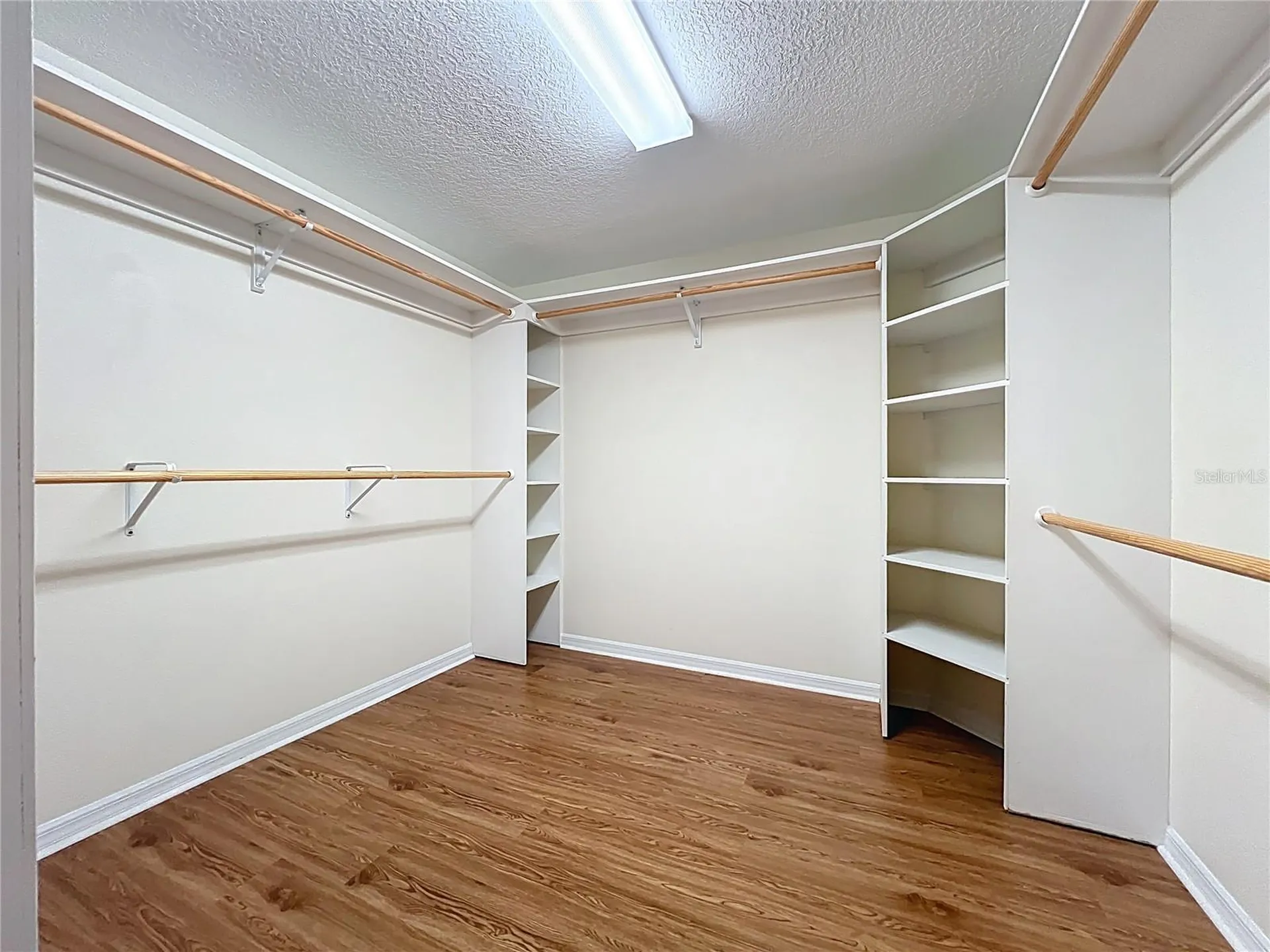 4822 Sawgrass Lake Circle Leesburg FL 34748