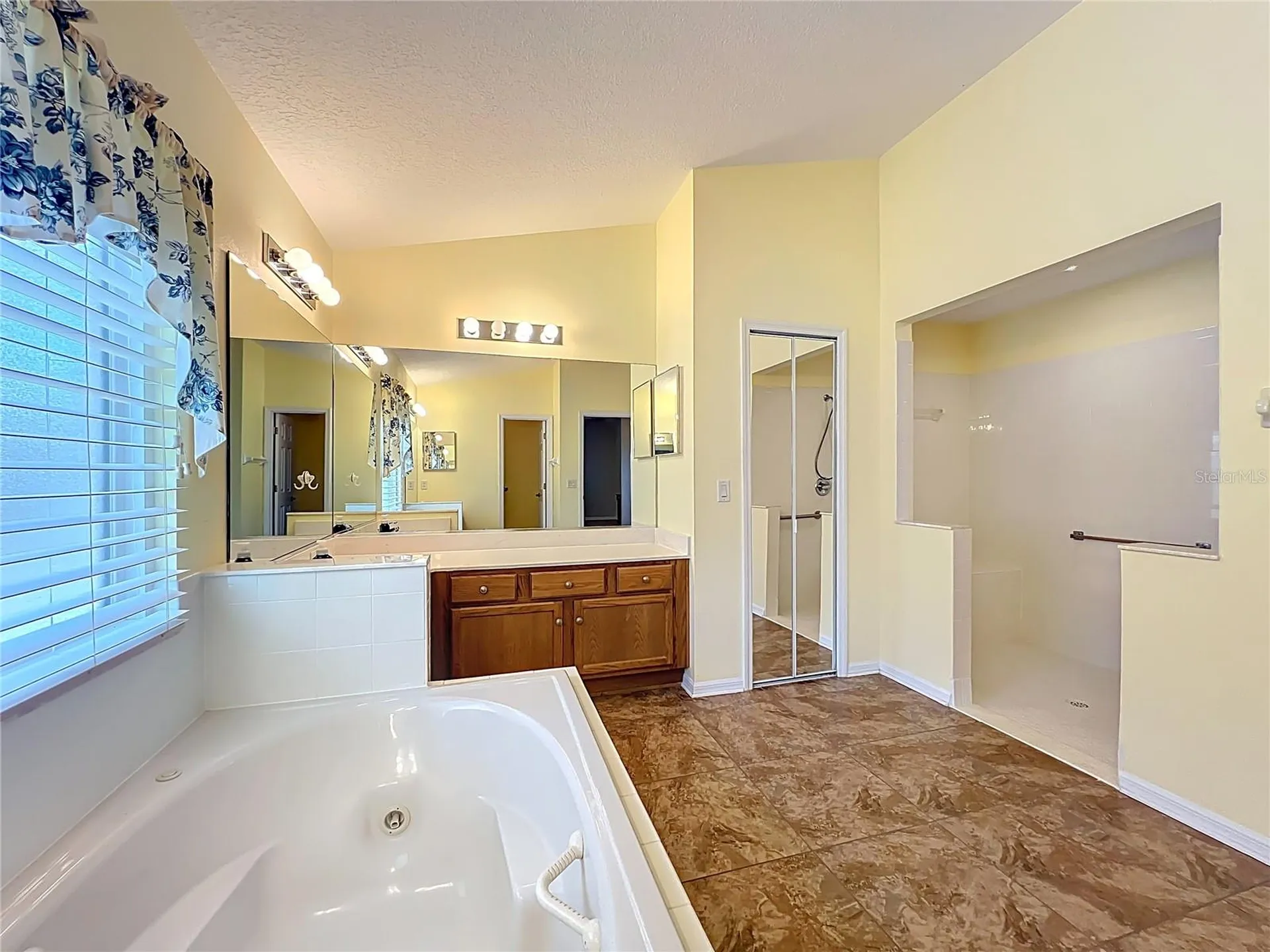 4822 Sawgrass Lake Circle Leesburg FL 34748