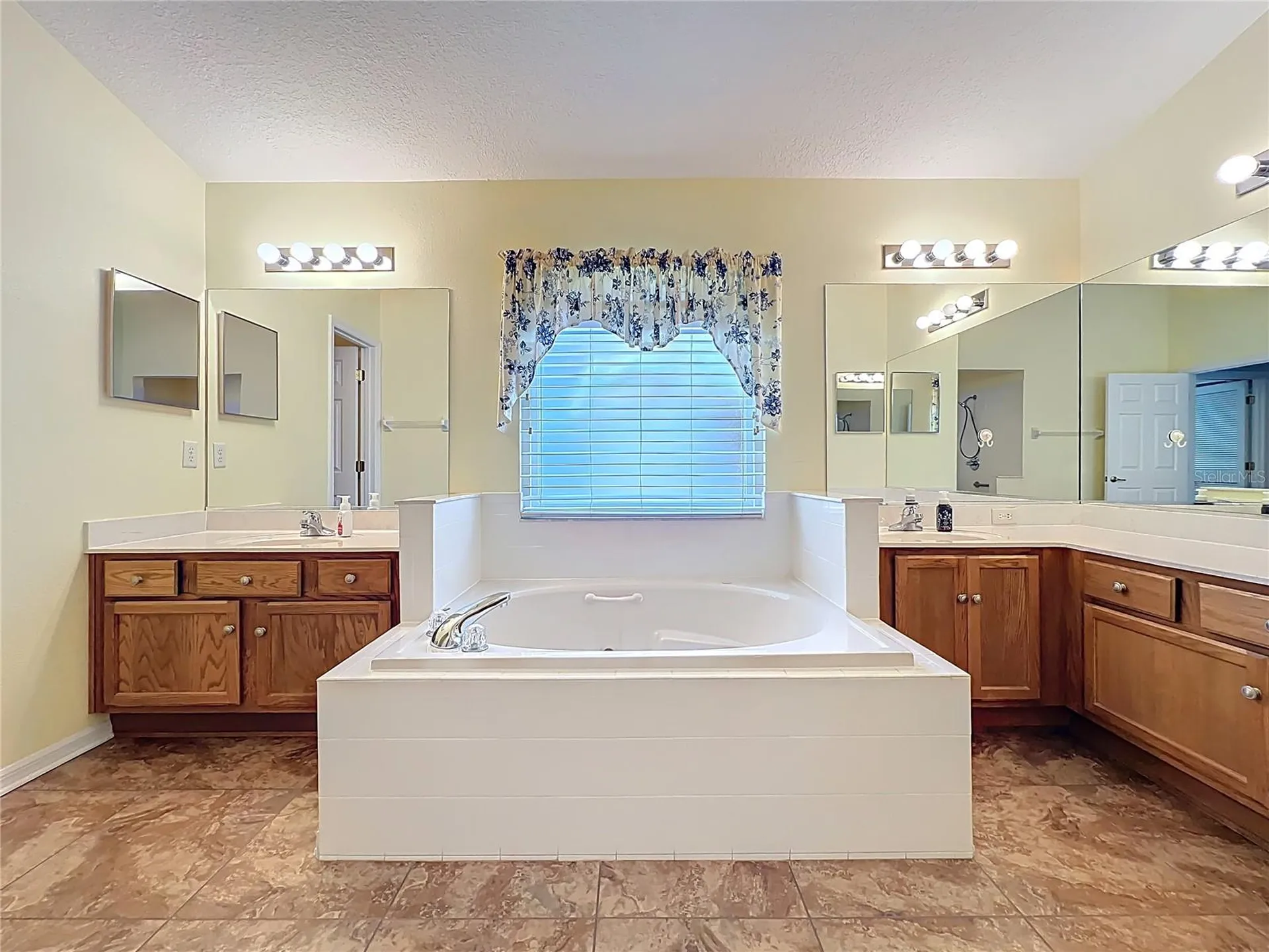 4822 Sawgrass Lake Circle Leesburg FL 34748