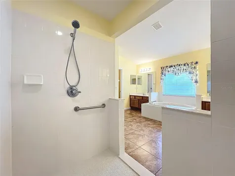 4822 Sawgrass Lake Circle Leesburg FL 34748
