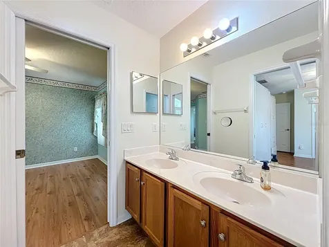 4822 Sawgrass Lake Circle Leesburg FL 34748