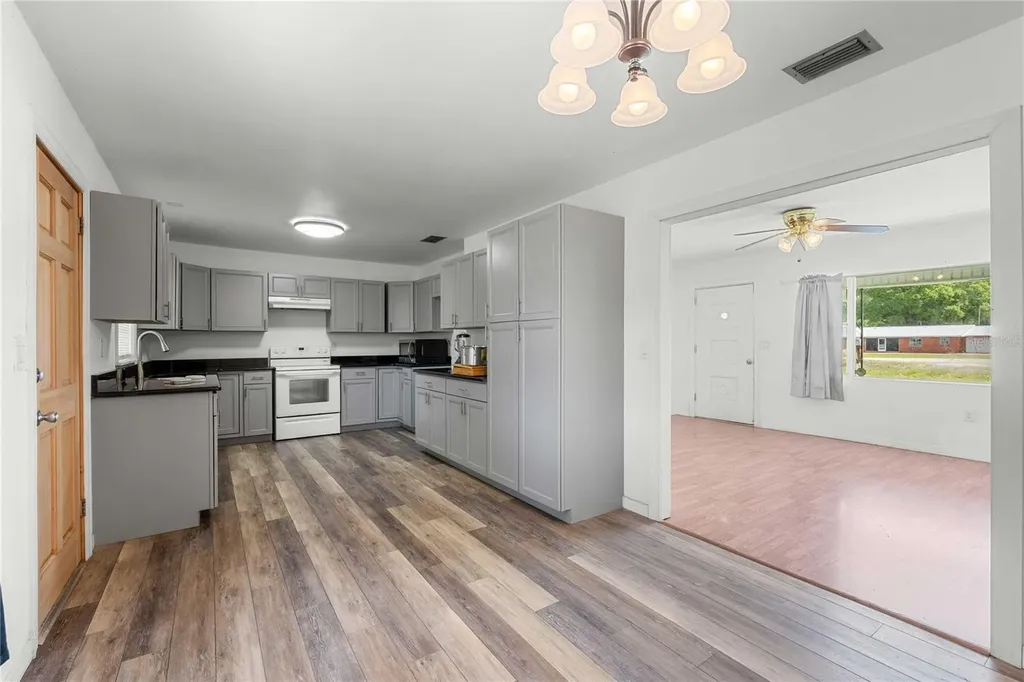 14024 Cr 757 Webster FL 33597