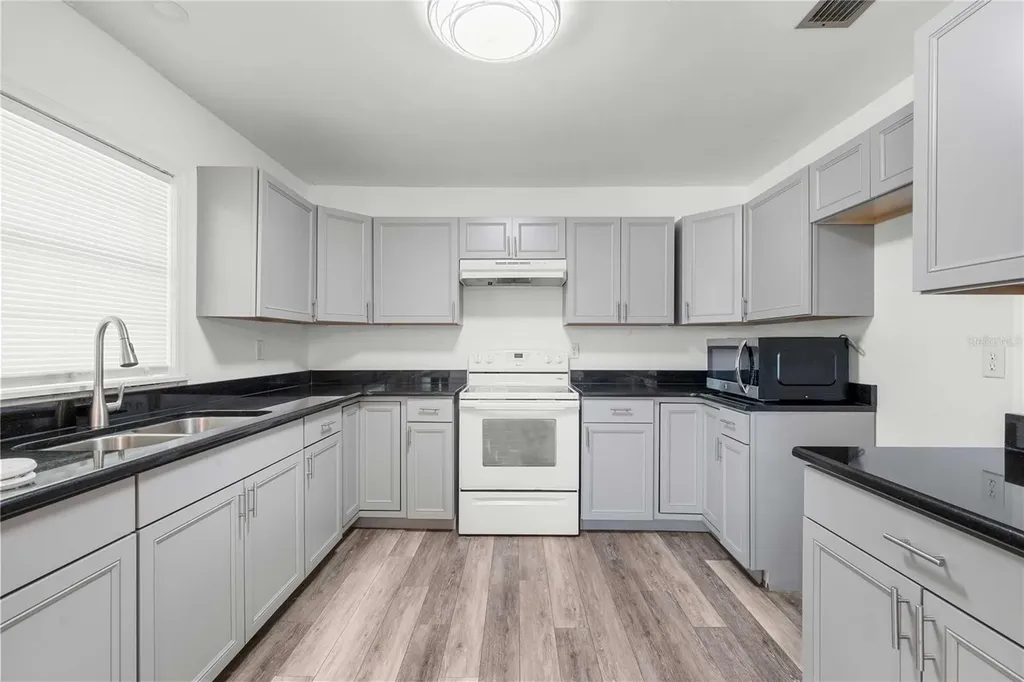 14024 Cr 757 Webster FL 33597